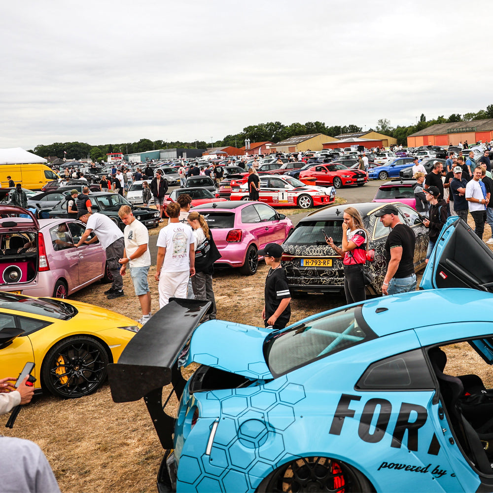 Brullende motoren en tuningvlammen tijdens Hart voor Auto's Showtime