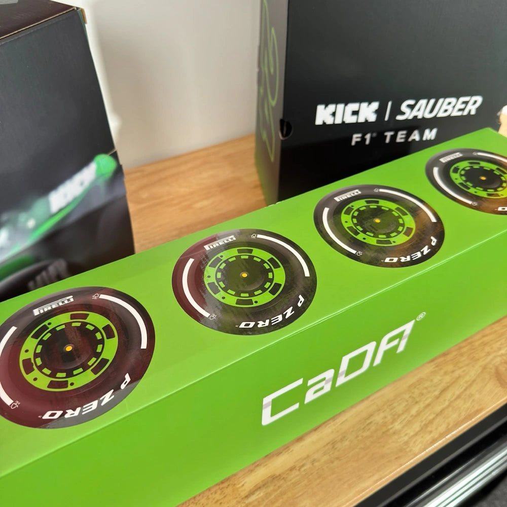 CaDA Kick Sauber C44 F1 Team 1:8 - Bouwset Auto | C64010W