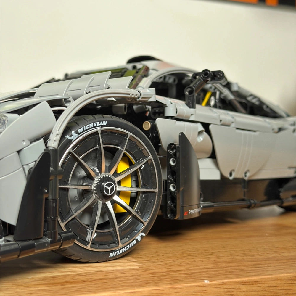 CaDA Mercedes-AMG ONE 1:8 - Bouwset Auto | C61503W