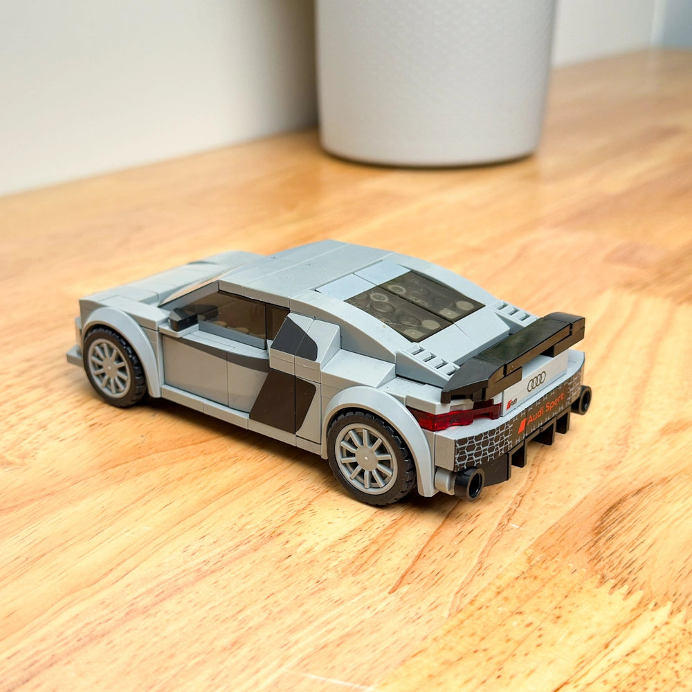 CaDA Audi R8 Coupé 1:24 - Bausatz Auto | C55027W