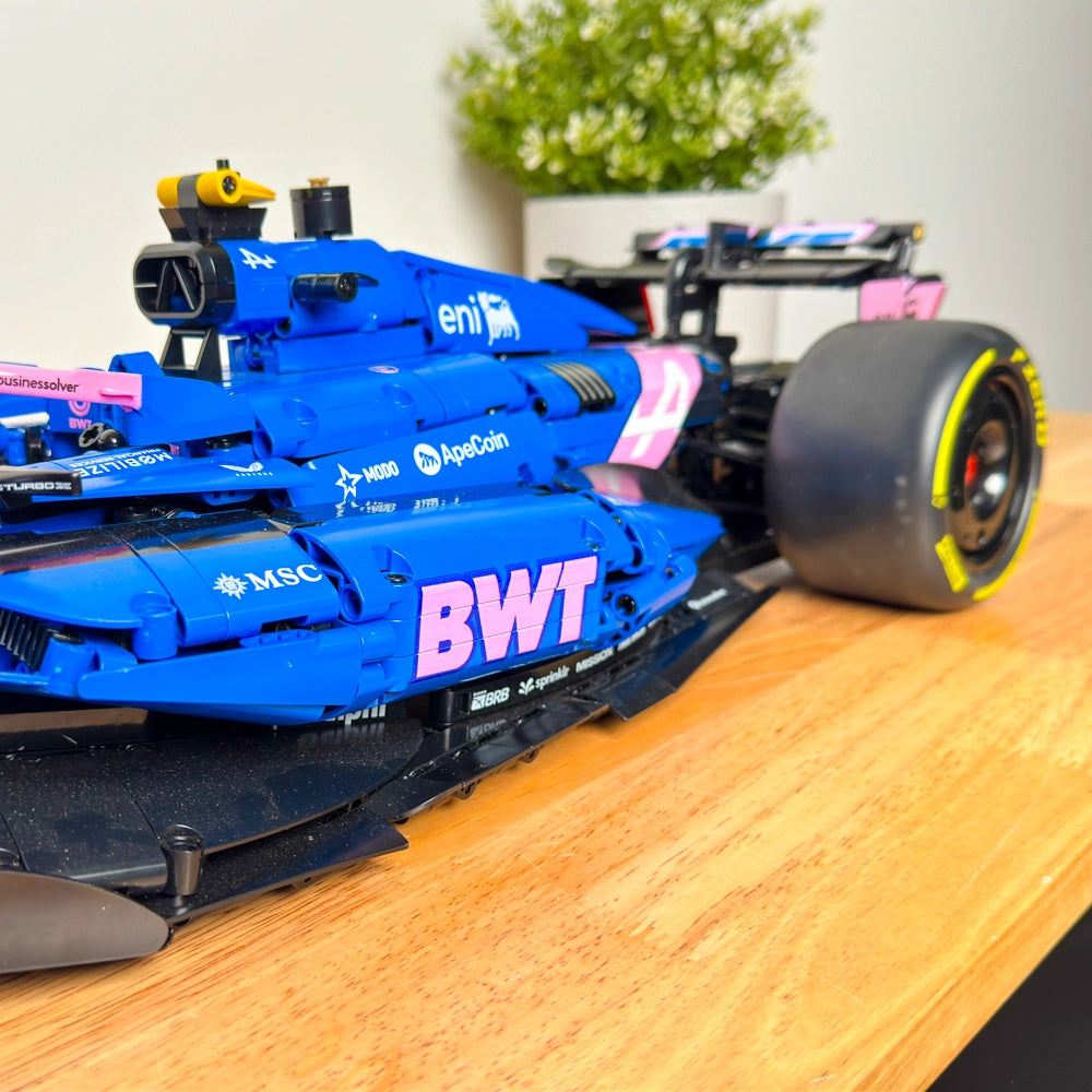 CaDA BWT Alpine F1 Team A525 1:8 - Bausatz Auto | C64012W