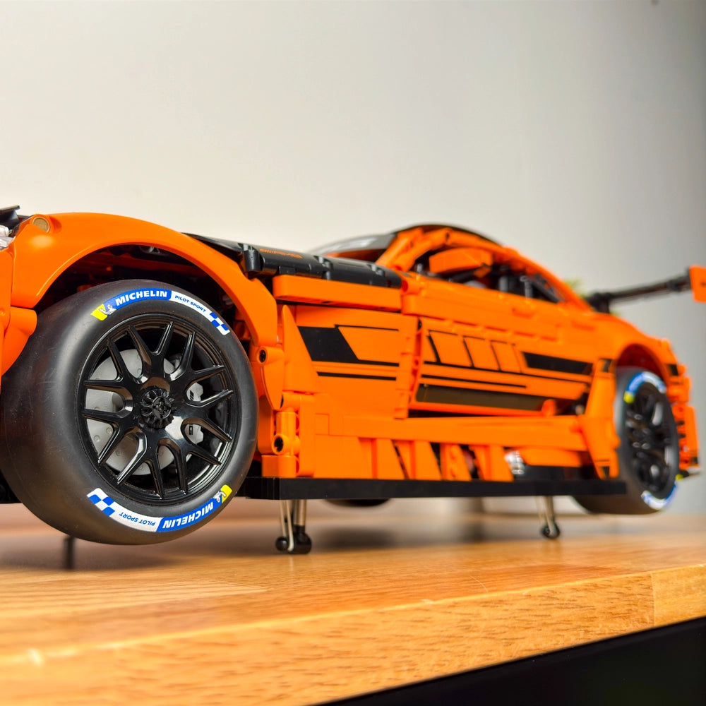 CaDA Mercedes-AMG GT3 1:8 - Building Set Car | C64008W