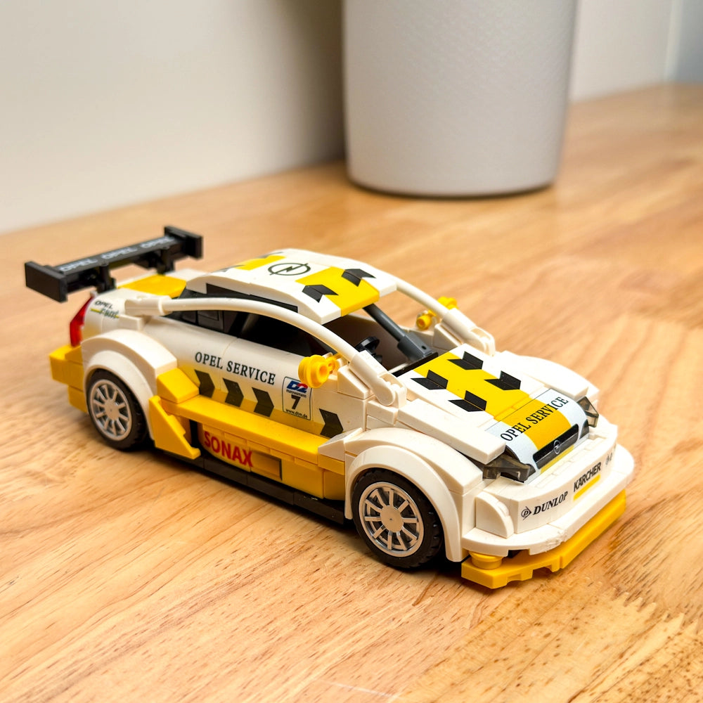 CaDA Opel Astra V8 Coupé 1:24 - Auto Bausatz | C55036W