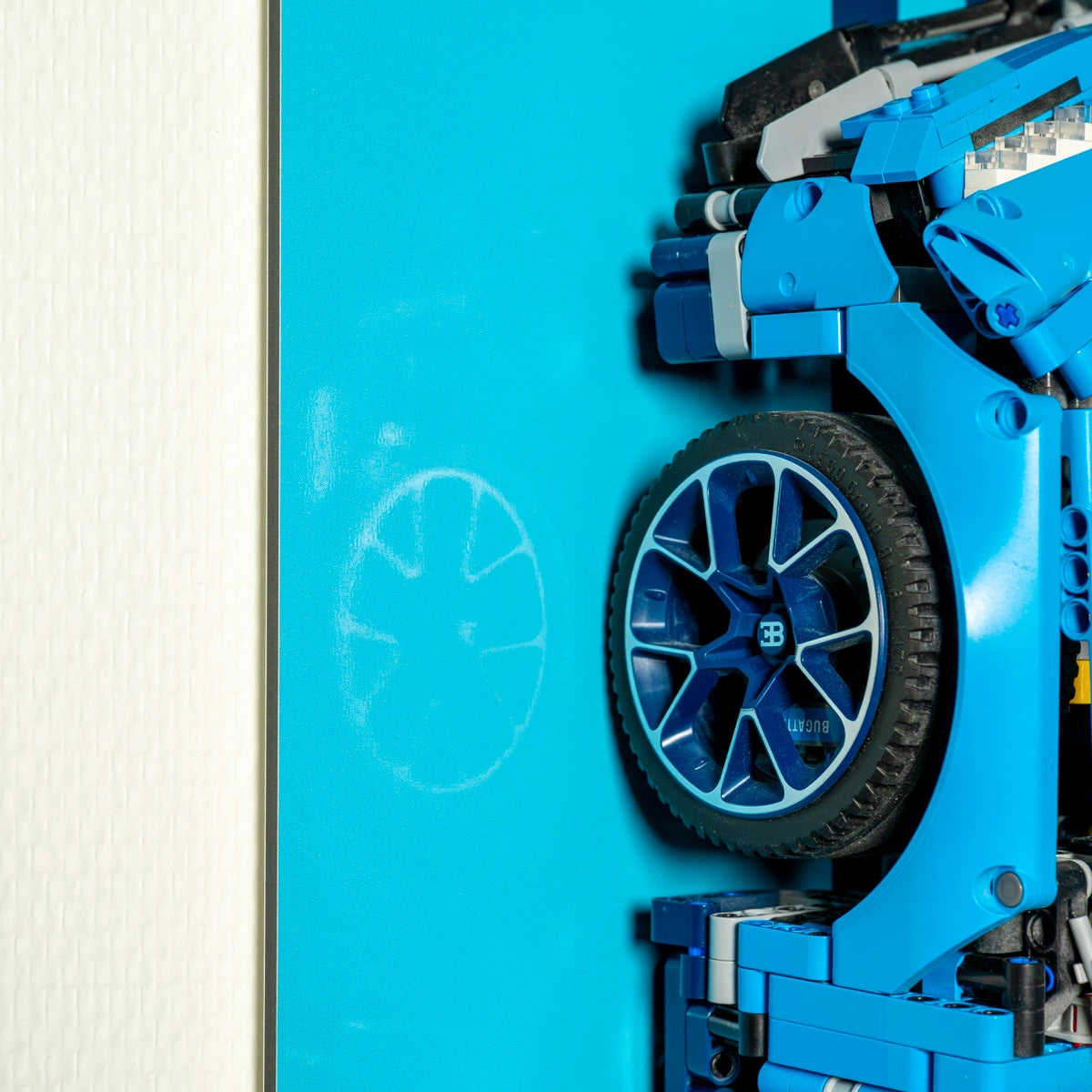 Icuanuty Display Wall for Lego Technic Bugatti Chiron 42083 Icuanuty Display Wall for Lego Technic Bugatti Chiron 42083