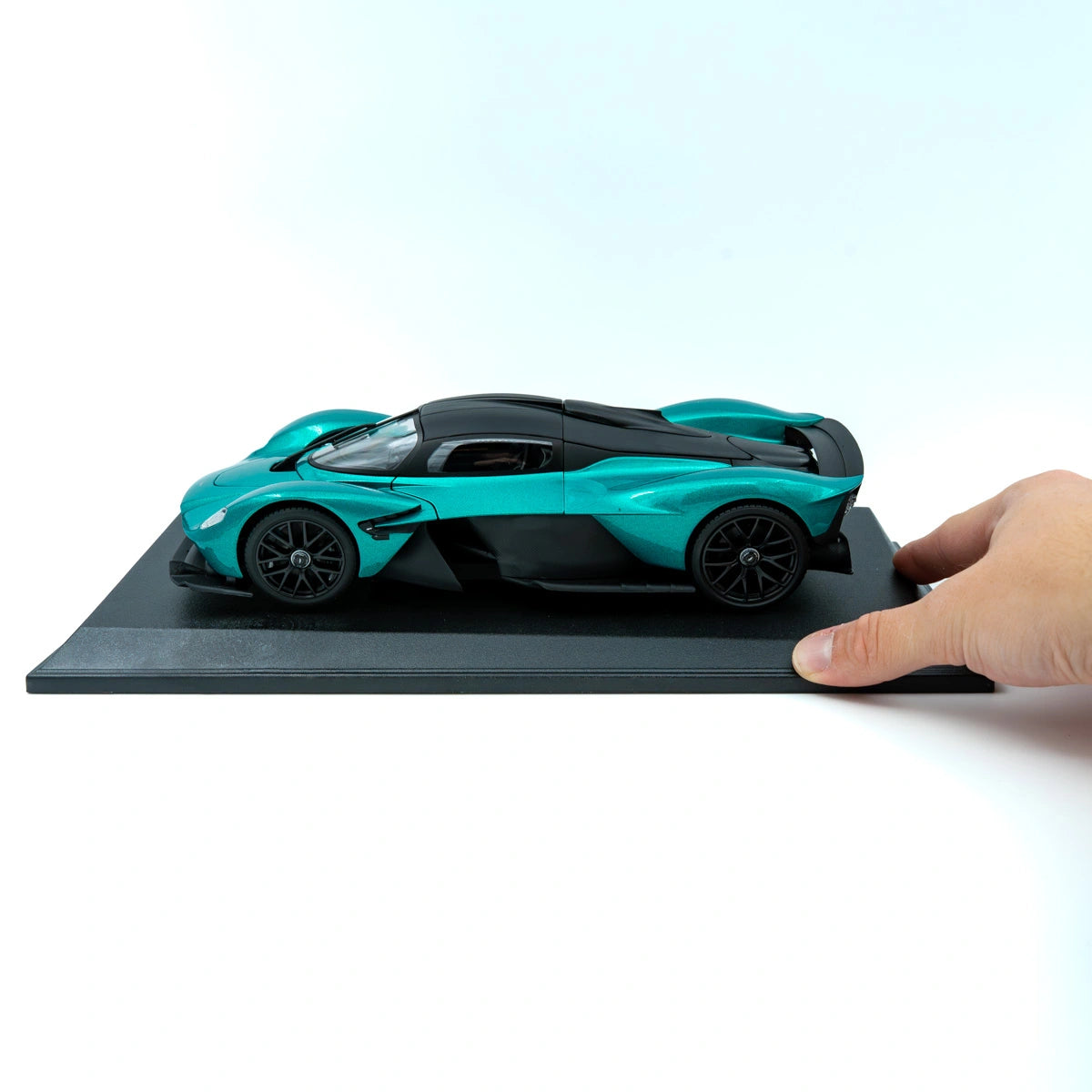 Maisto Aston Martin Valkyrie 2022 Special Edition Schaalmodel 1:18