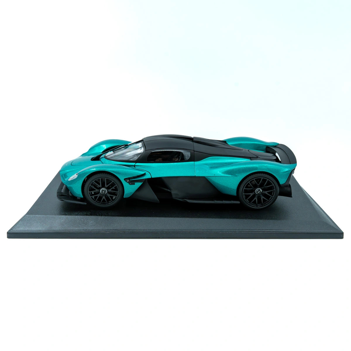 Maisto Aston Martin Valkyrie 2022 Special Edition Schaalmodel 1:18